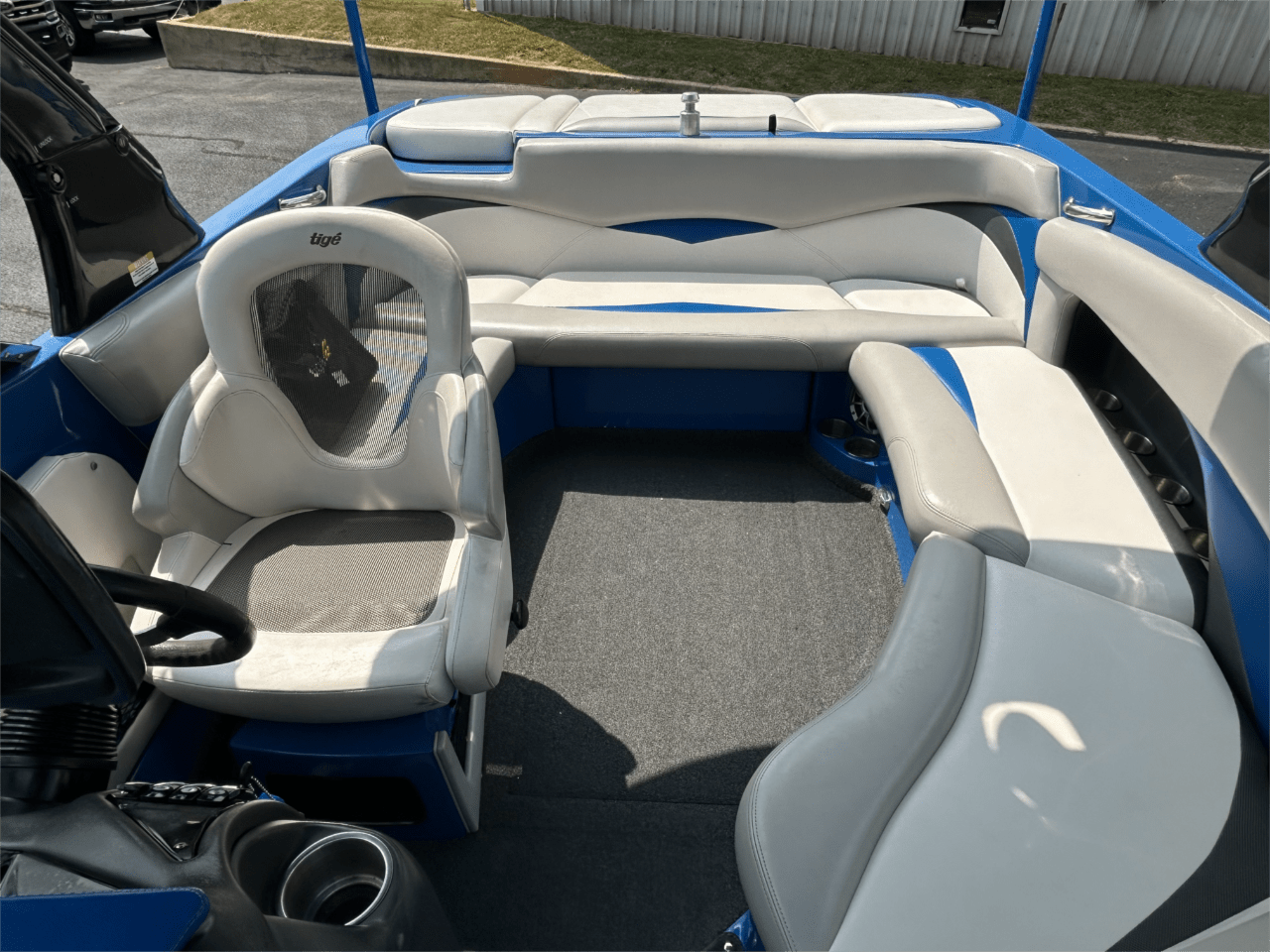2009 Tige 22VE. ONE OWNER