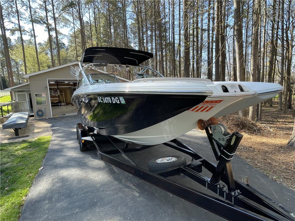2006 Mastercraft X80 with twin MCX 350’s