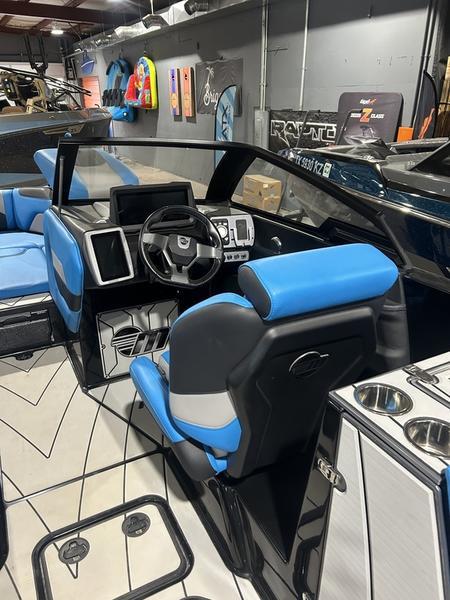 2021 Malibu 25 LSV