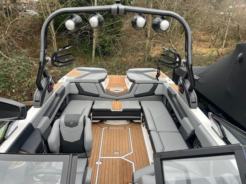 2021 Nautique G23
