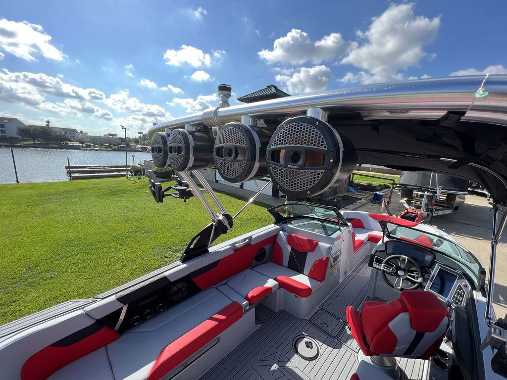 2024 MasterCraft XT24