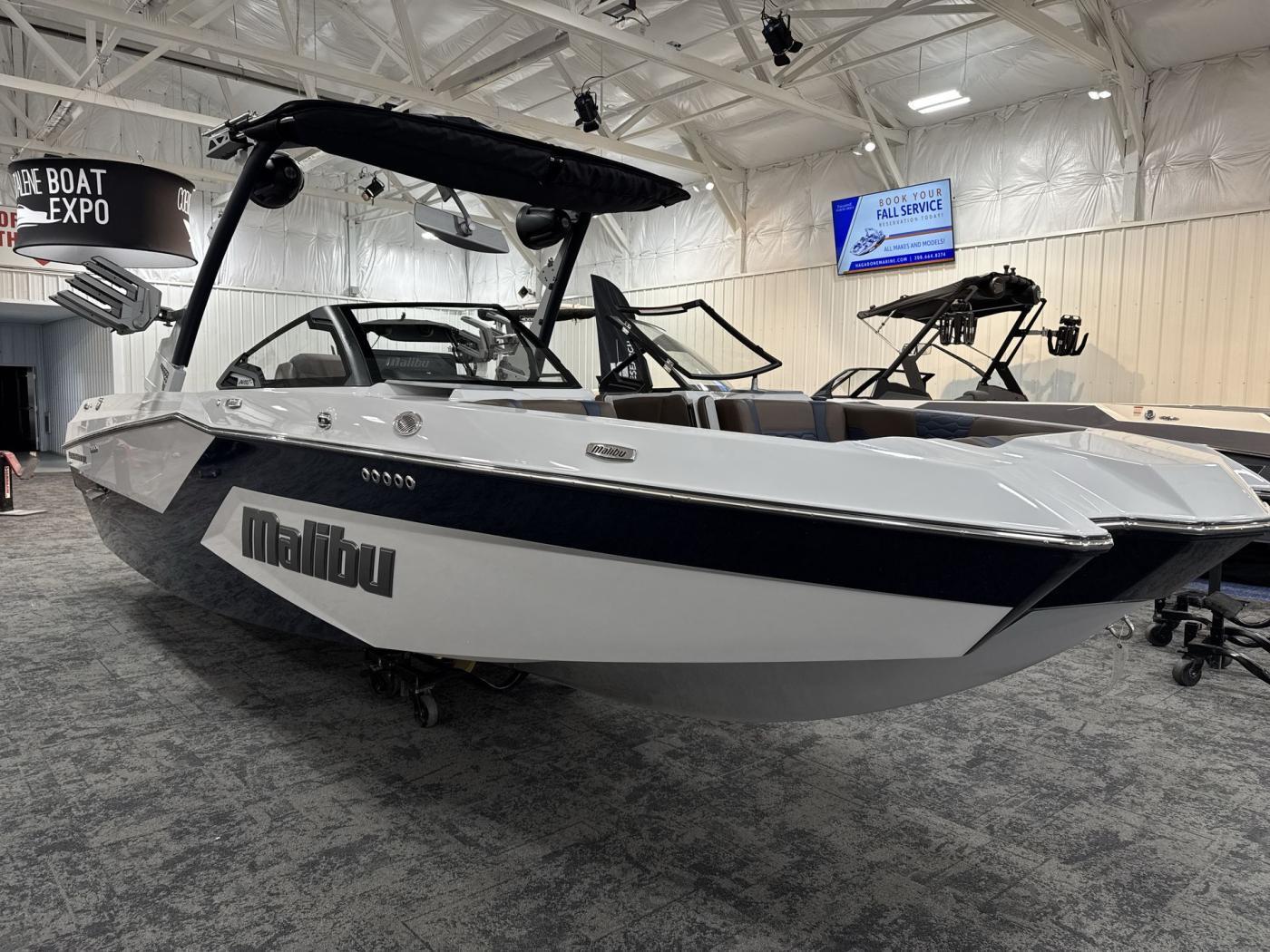 2025 Malibu 24 MXZ