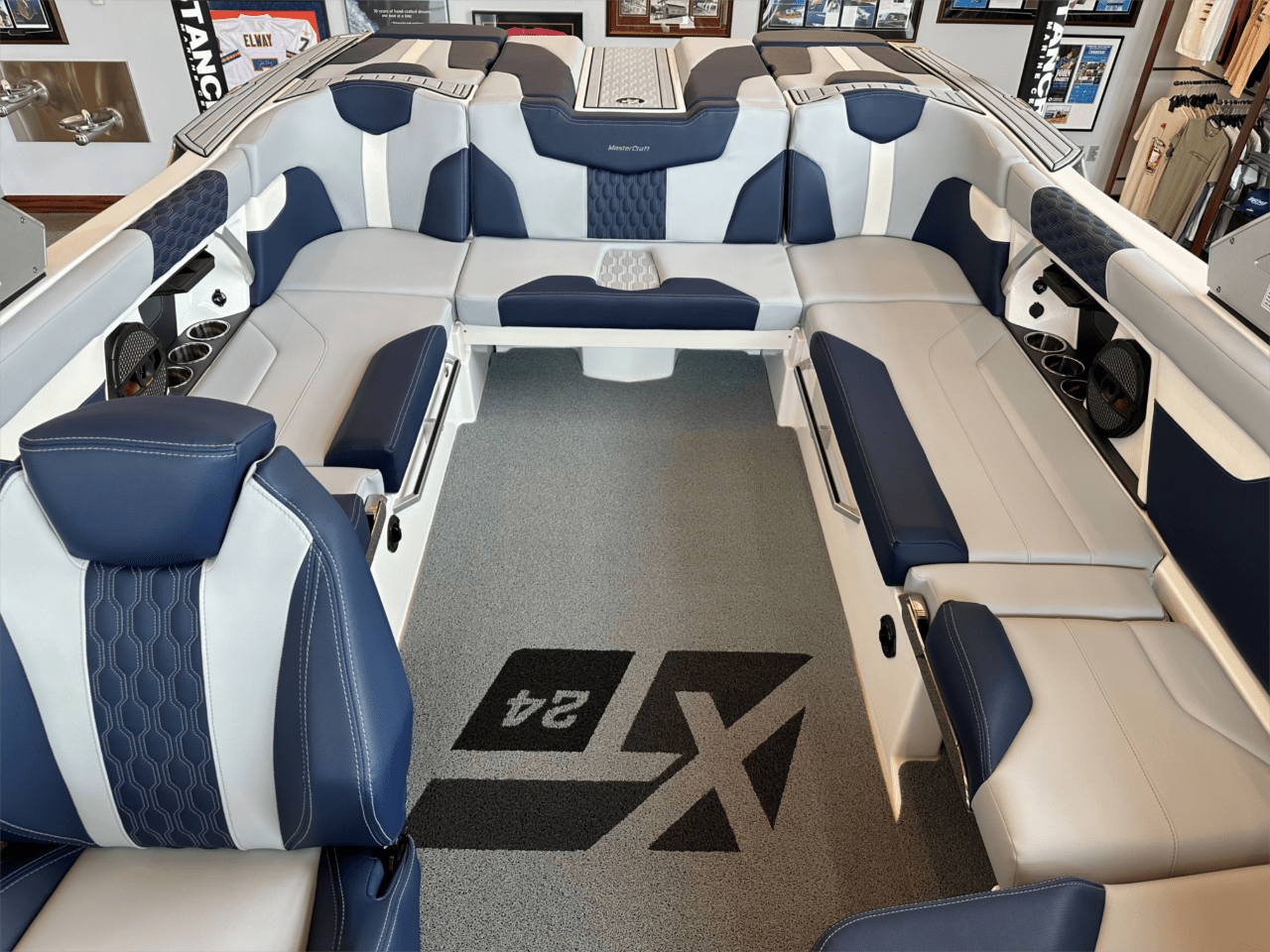 2024 MasterCraft XT24