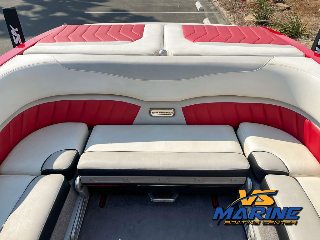 2017 Malibu Boats 25 LSV