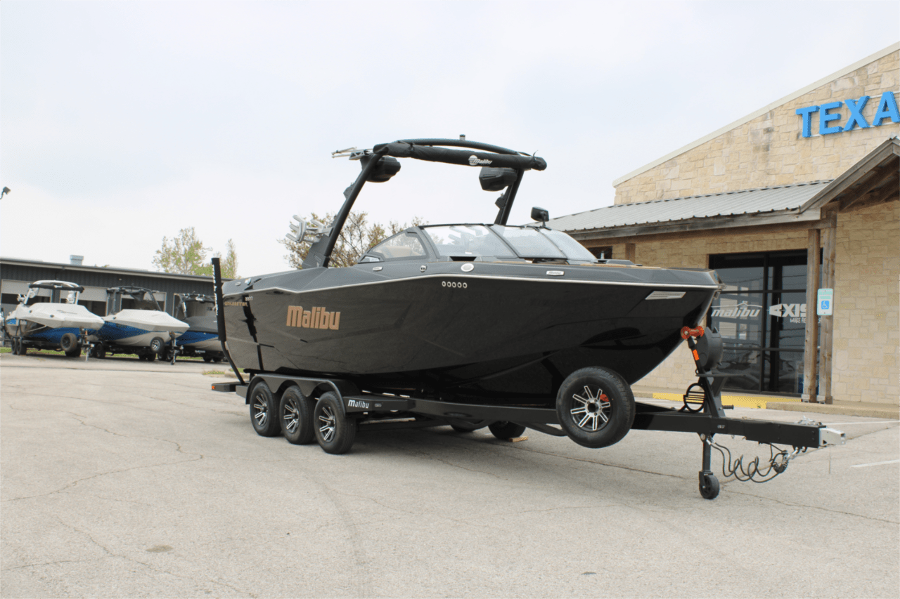 2025 Malibu 25 LSV