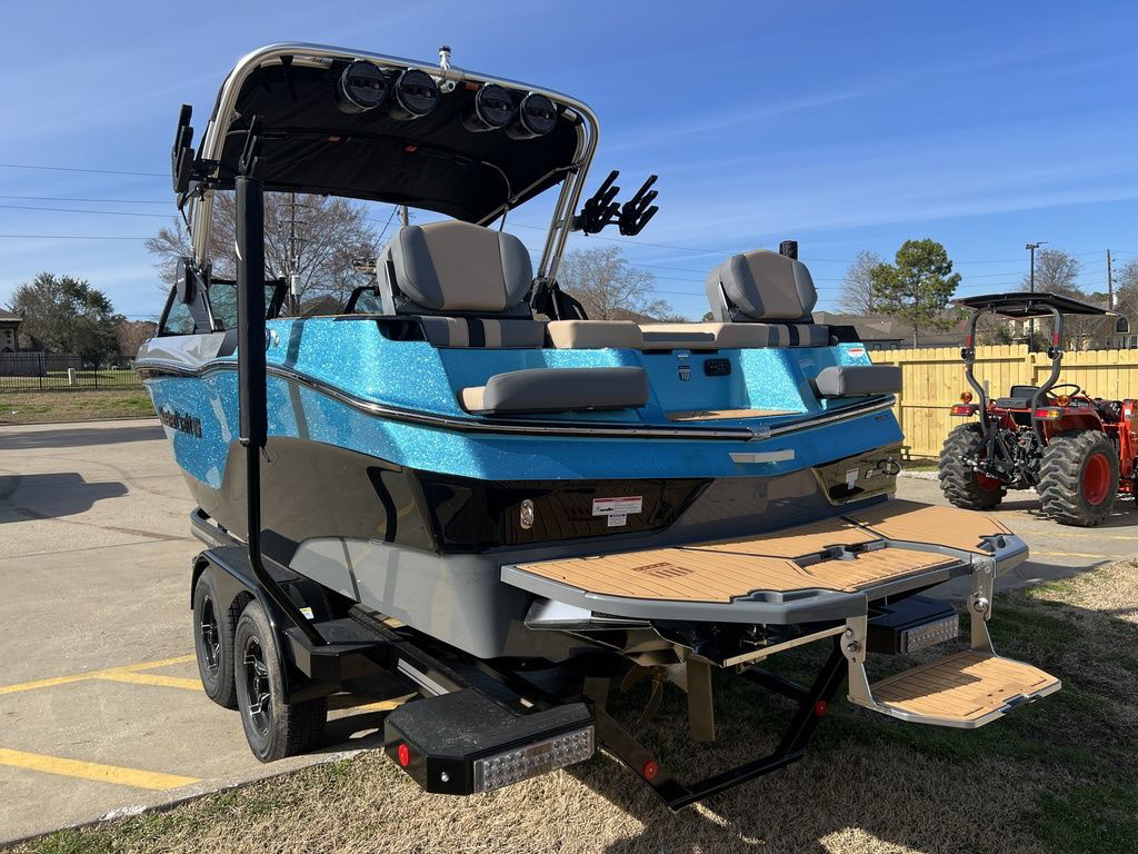 2024 MasterCraft XT23