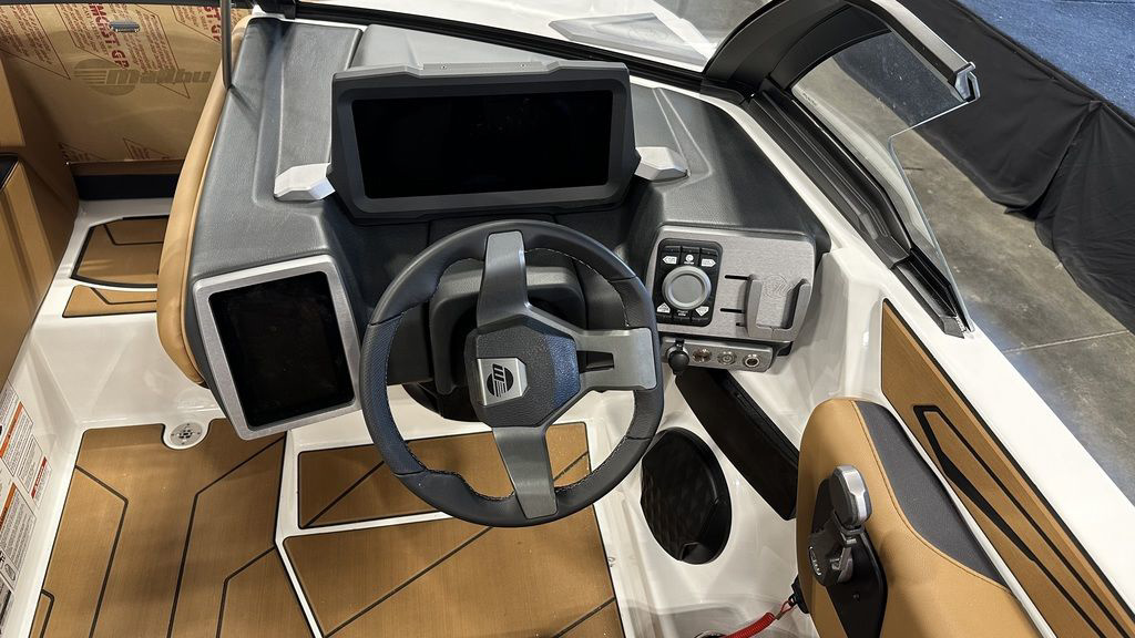 2024 Malibu 21 LX