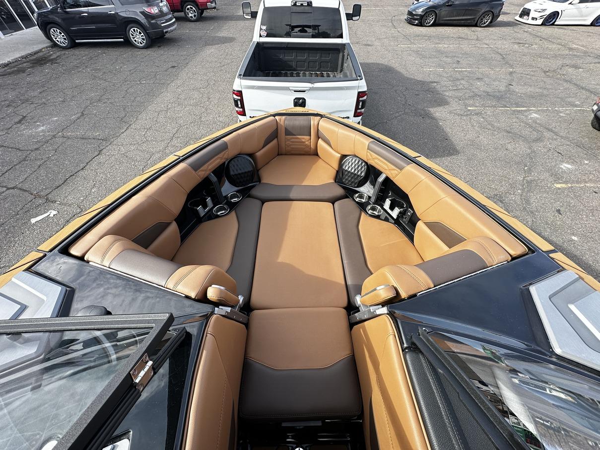2024 Malibu 25 LSV