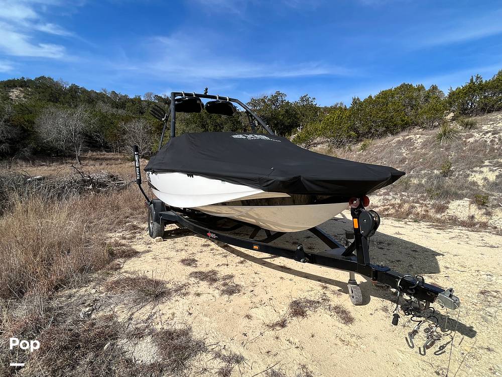 2013 Axis Wake Research A20