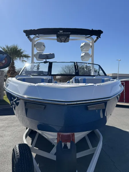 2025 Malibu 25 LSV