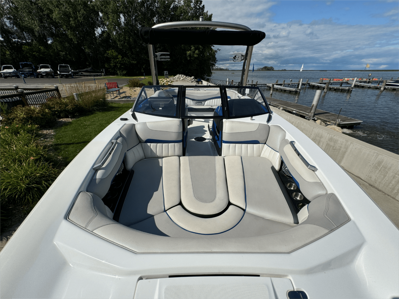 2016 Malibu Wakesetter 22 MXZ
