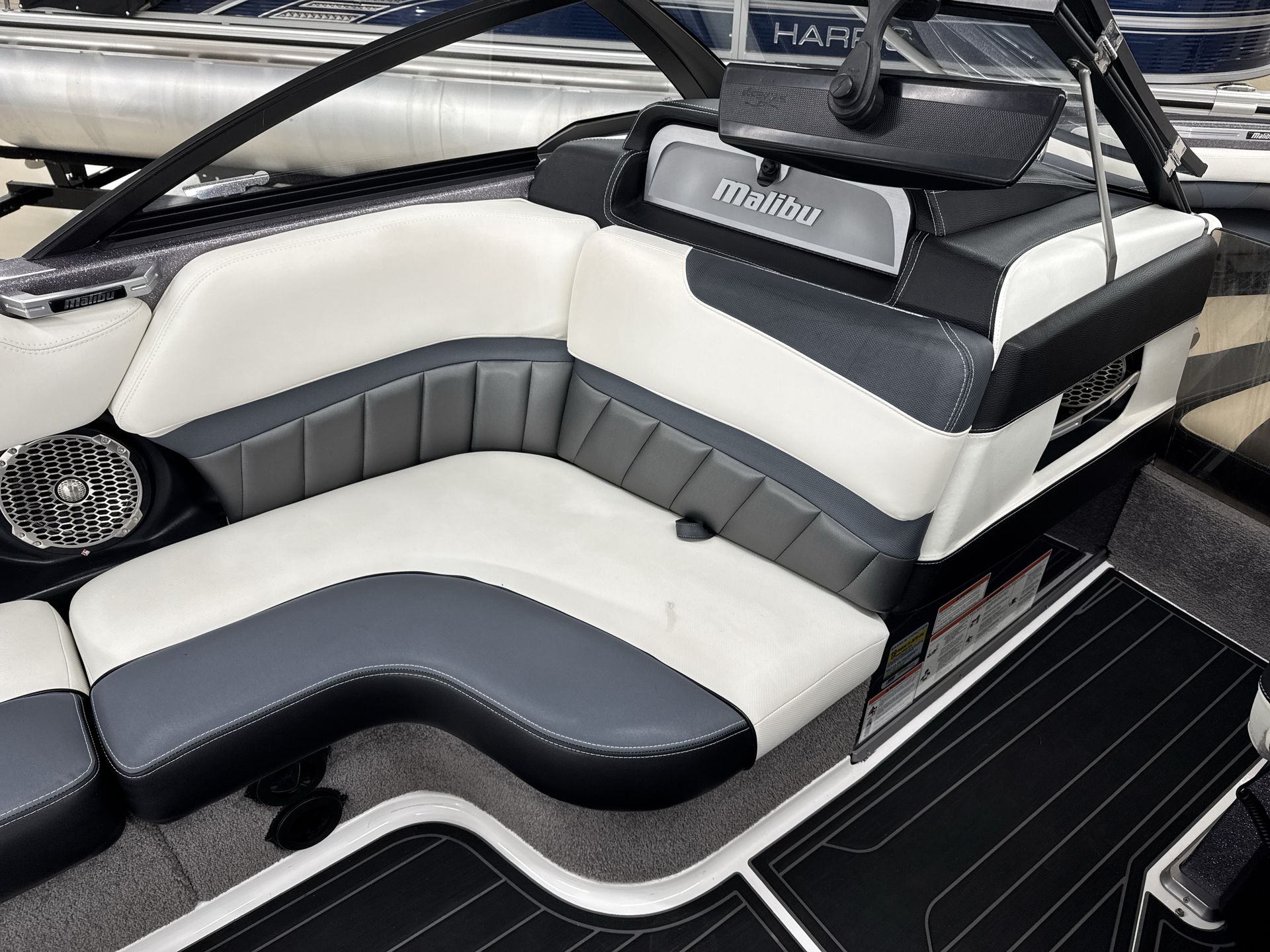 2016 Malibu 25LSV