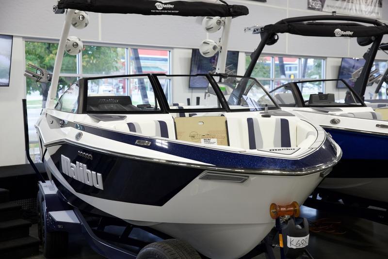 2025 Malibu 22 LSV