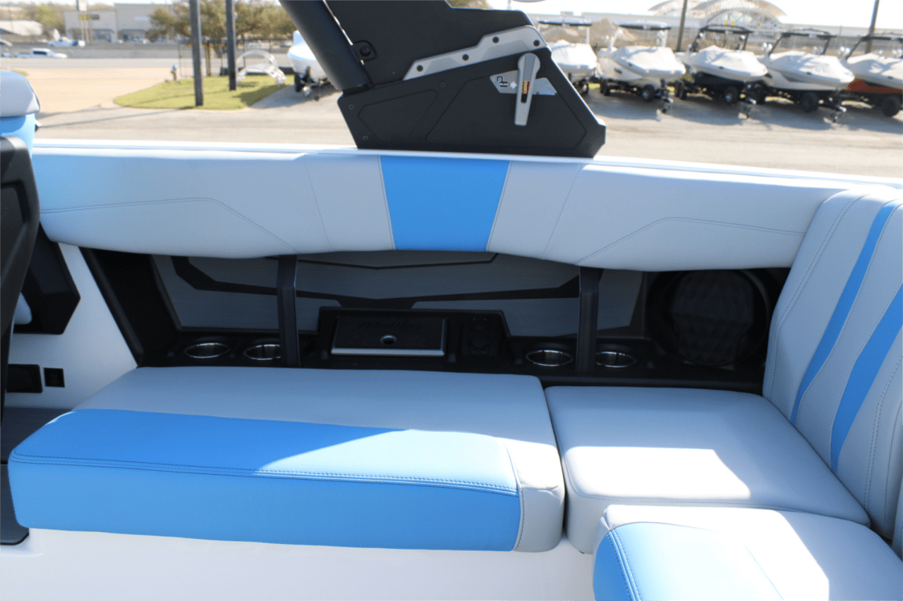 2025 Malibu 22 LSV