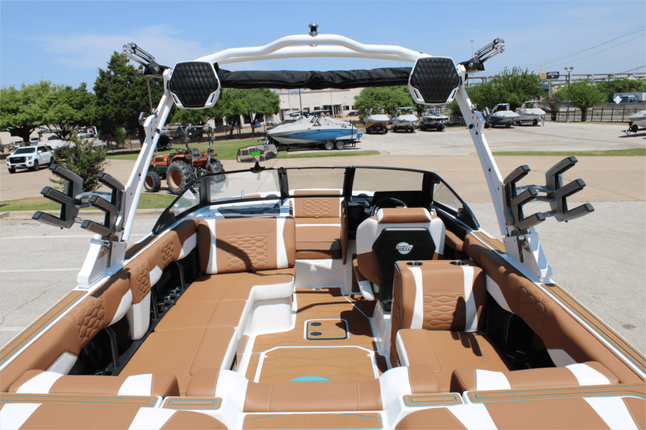 2025 Malibu 24 MXZ