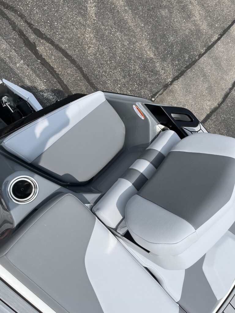 2024 MasterCraft XT25