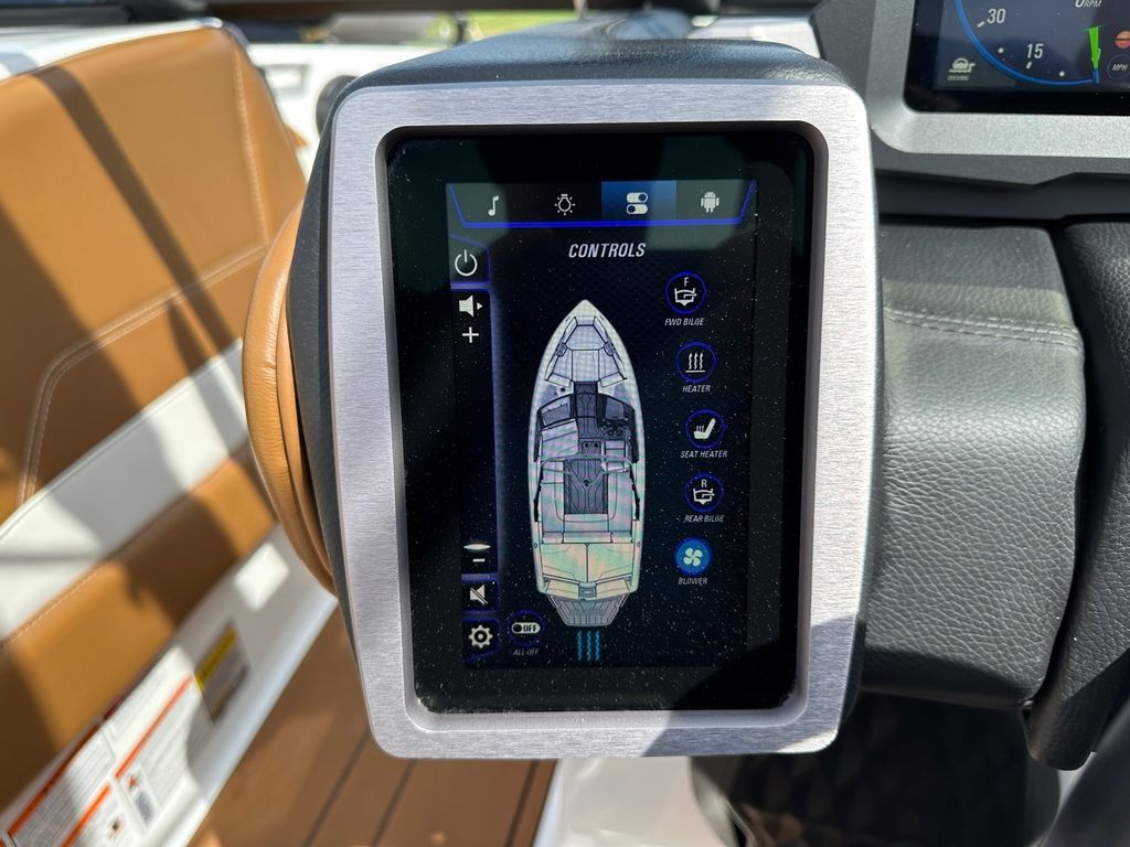 2022 Malibu Boats 22 LSV