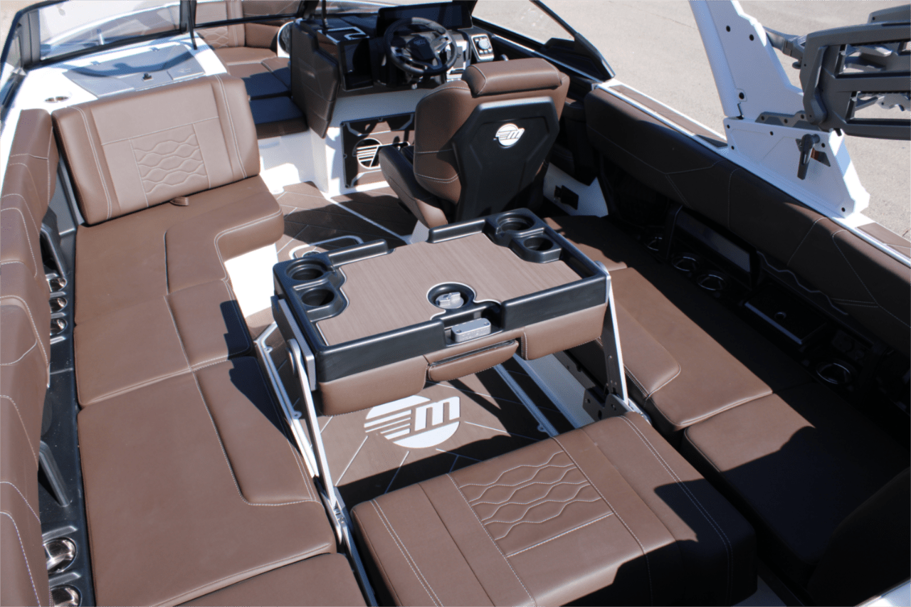 2025 Malibu 23 LSV