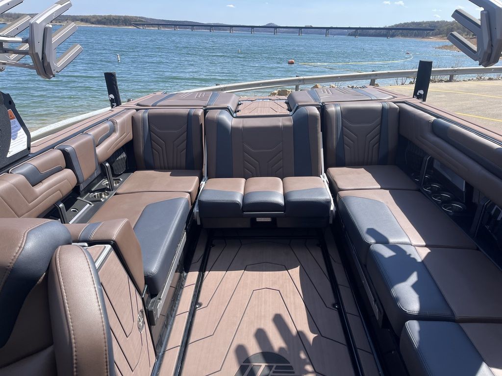 2025 Malibu Boats 25 LSV