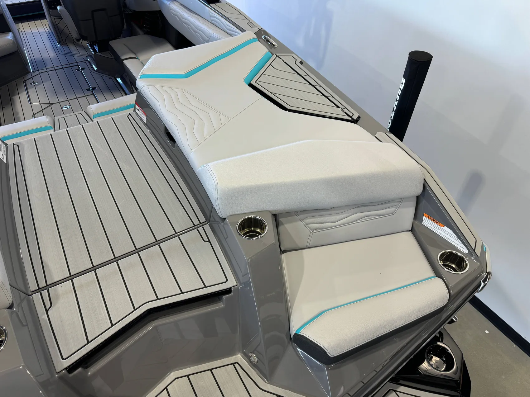 2025 Nautique G23