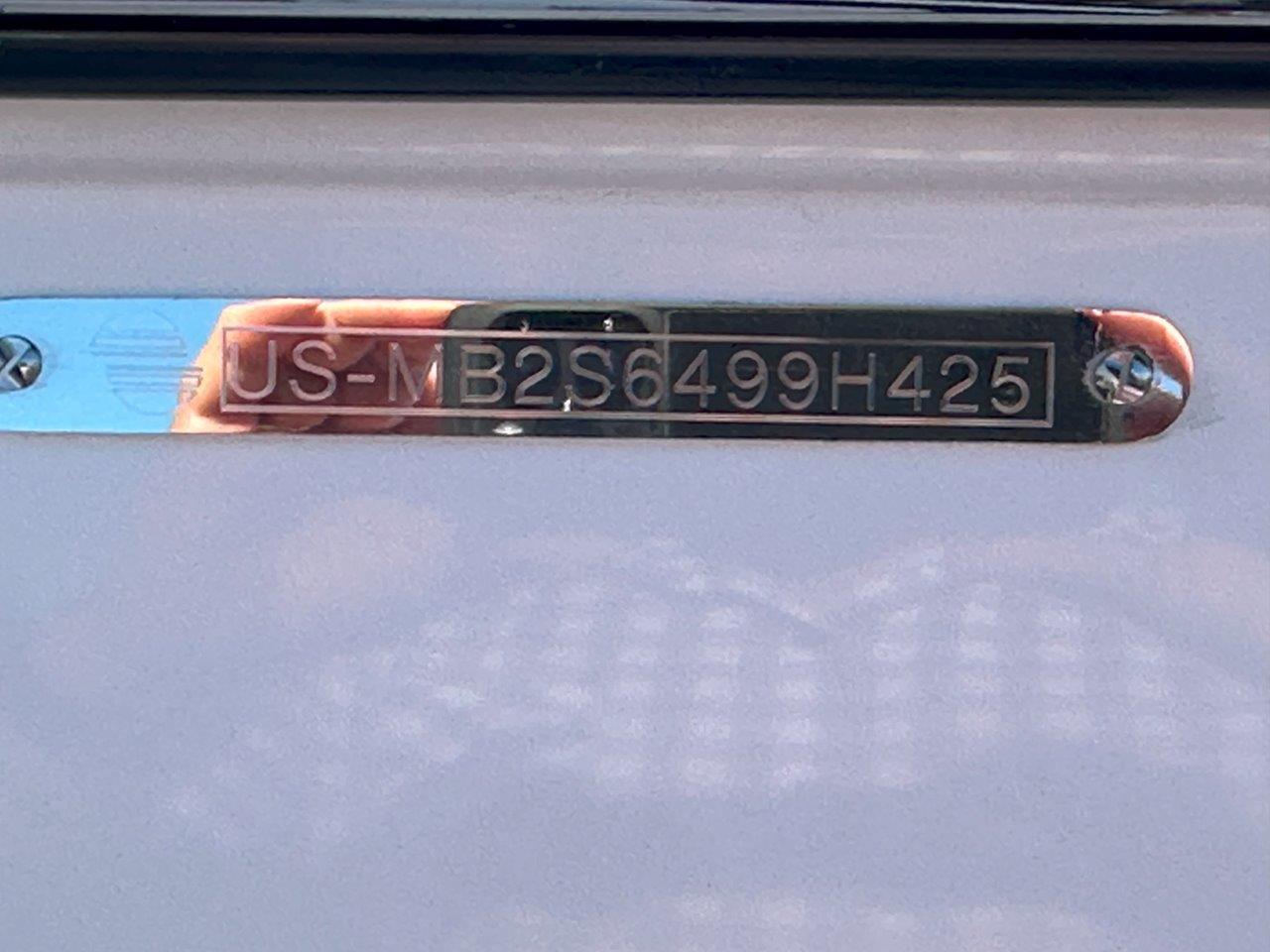 2025 Malibu 23 LSV