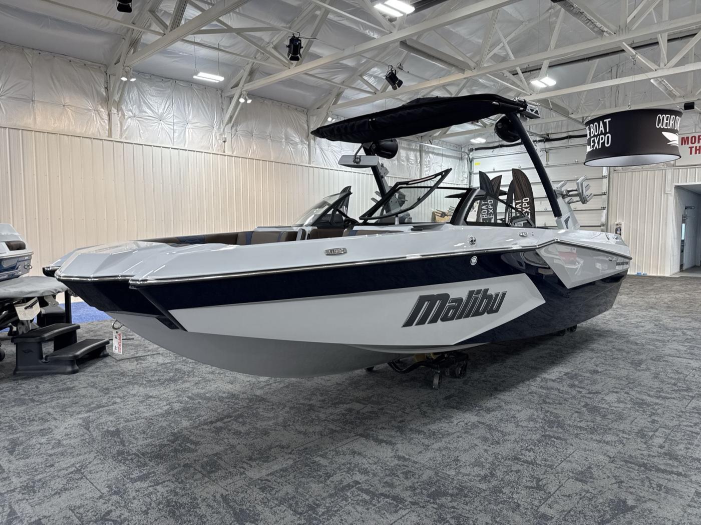 2025 Malibu 24 MXZ
