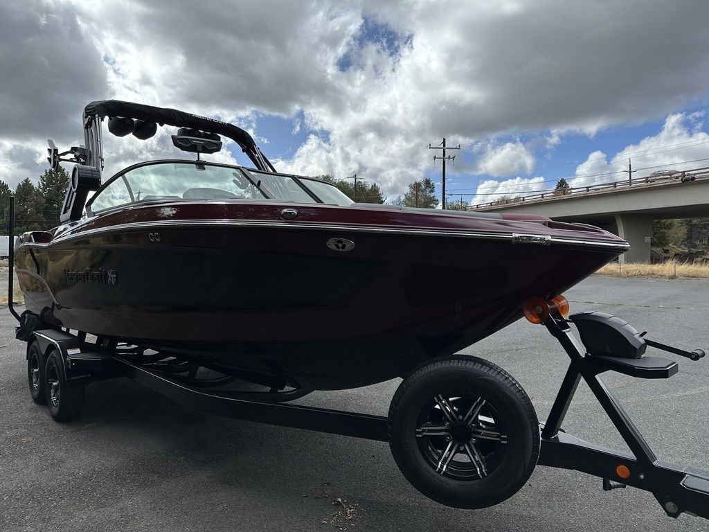 2024 MasterCraft XT25