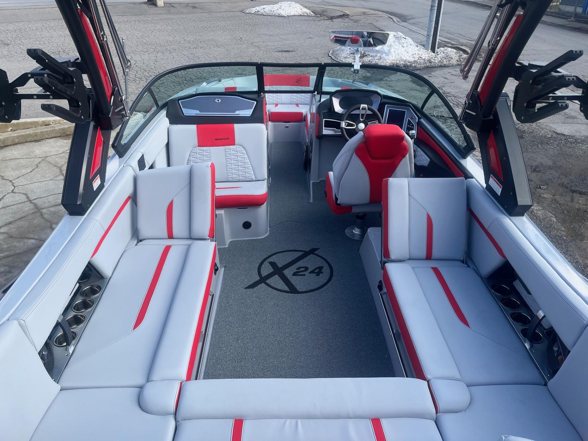 2022 MasterCraft X24