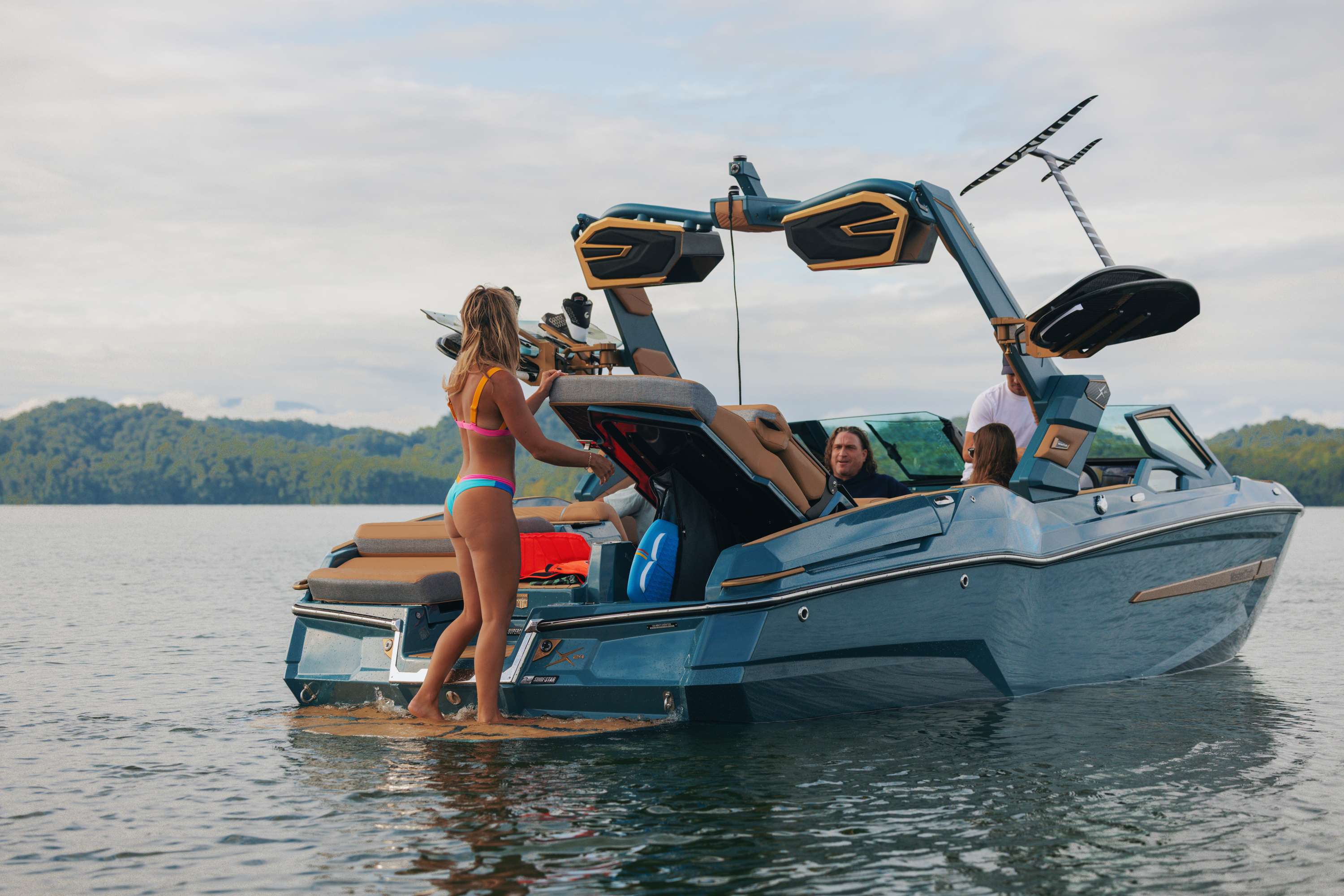 2026 MasterCraft X24 – Premium Surf & Wake Boat | Features, Reviews ...