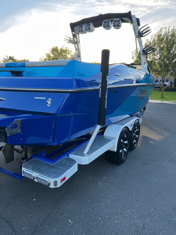 Axis Boats A24 V-Drive 24 2018