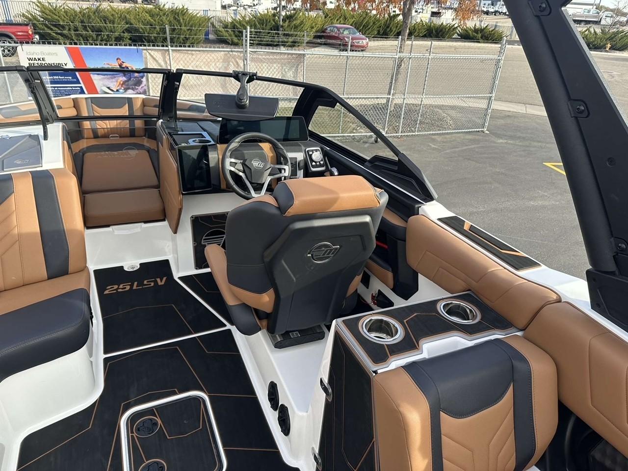 2025 Malibu 25 LSV
