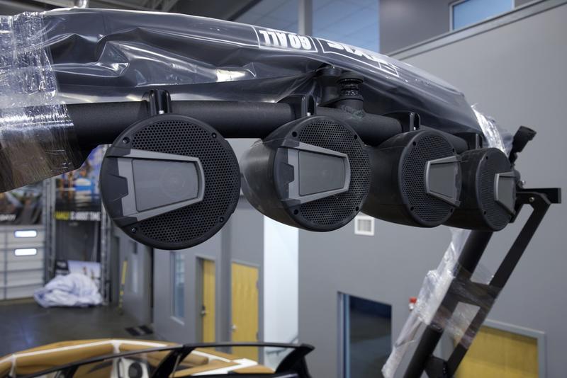 2025 Axis T250