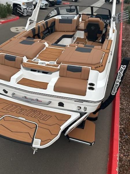 2025 Malibu 22 MXZ