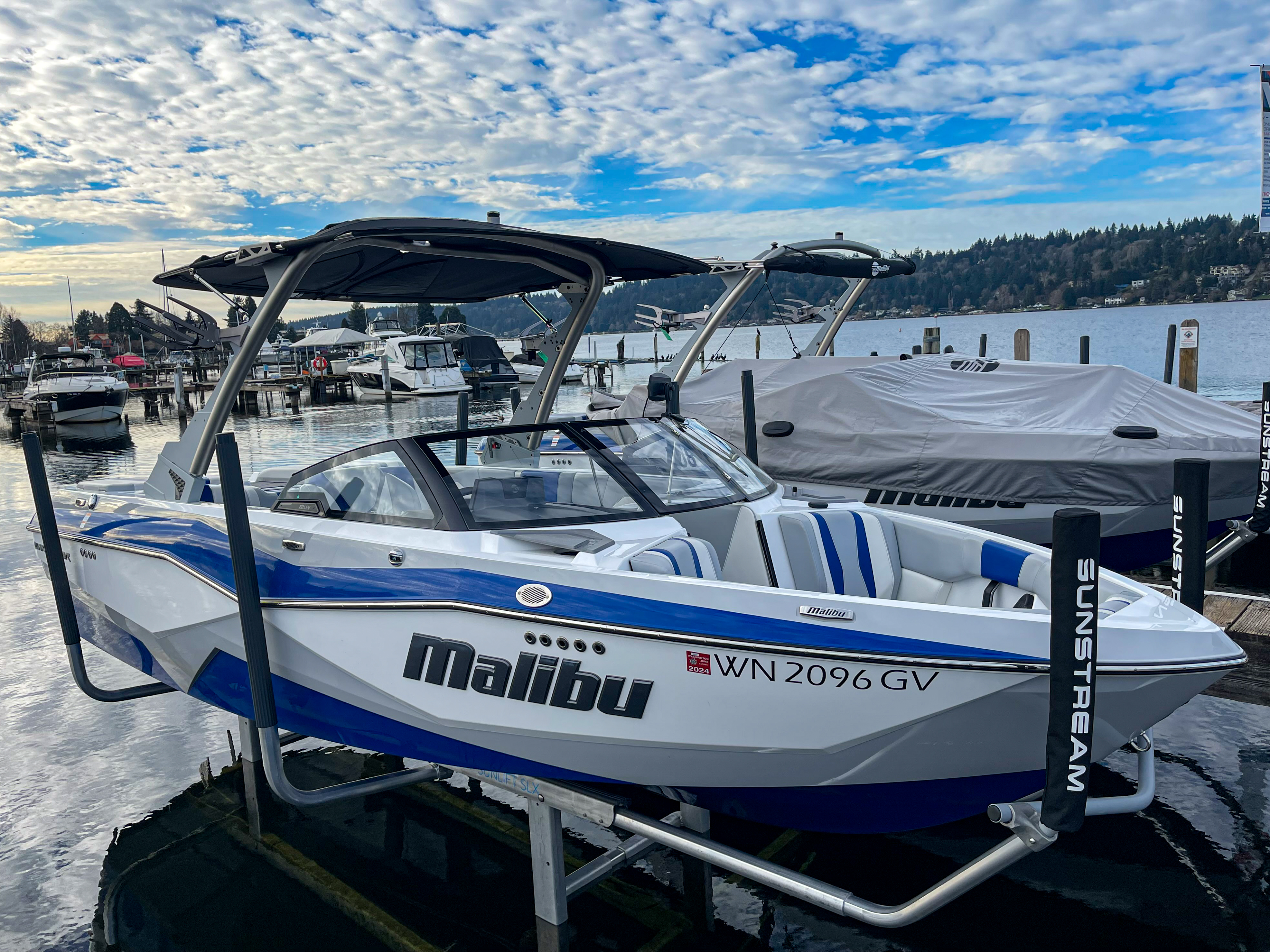 2023 Malibu 22 LSV