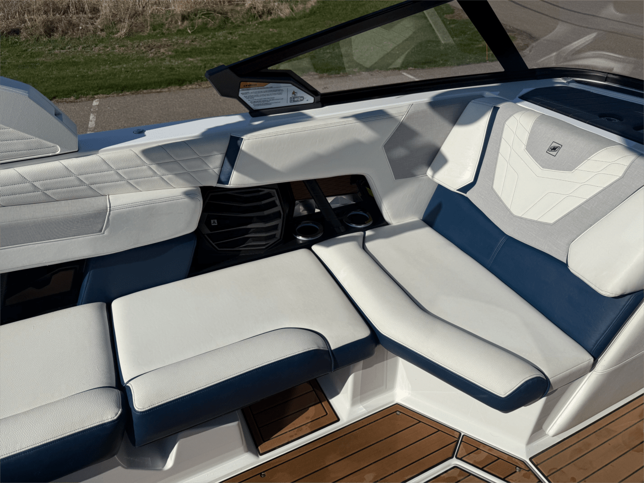 2021 Nautique G23 – Loaded – Spotless
