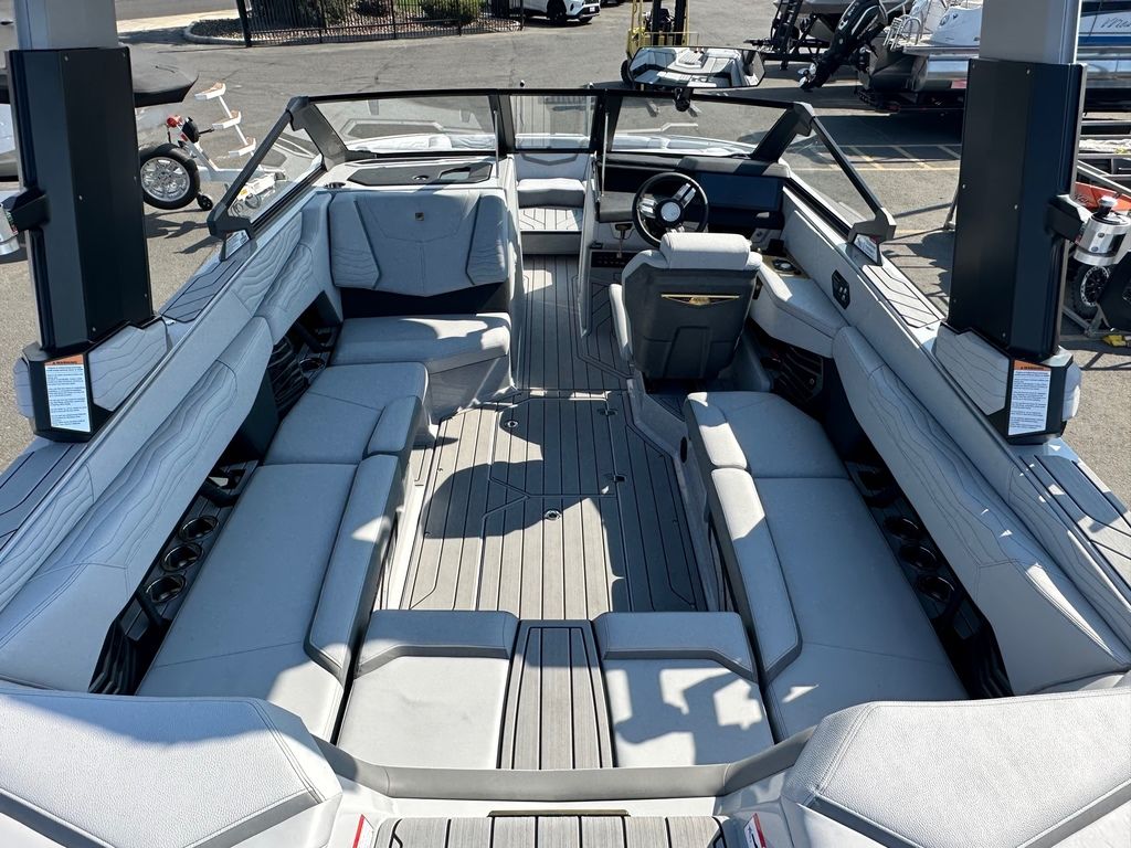 2025 Nautique Super Air Nautique G23