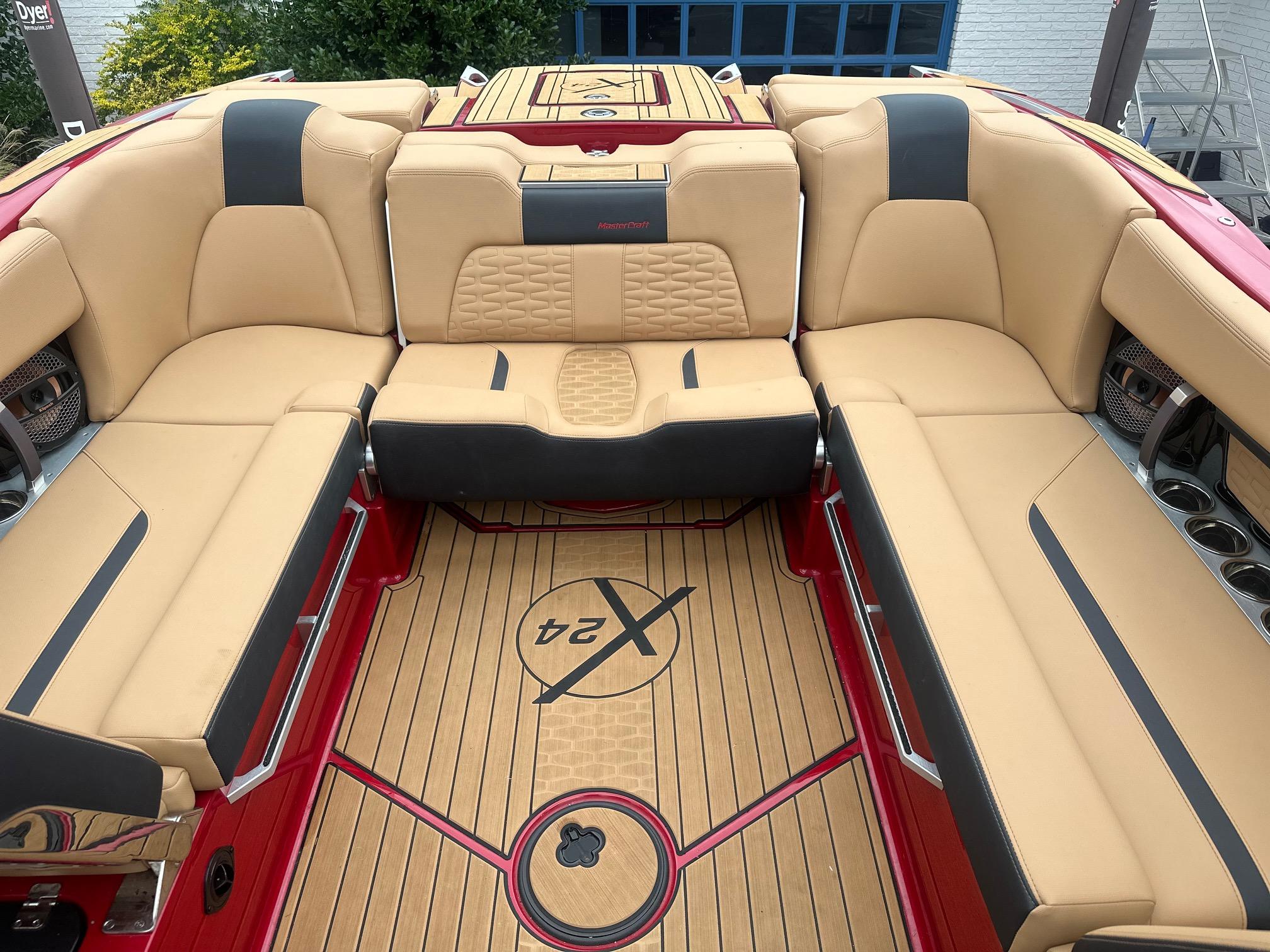 2023 MasterCraft X24