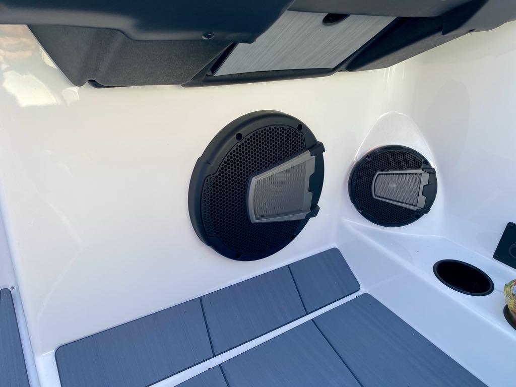 2025 Axis T220