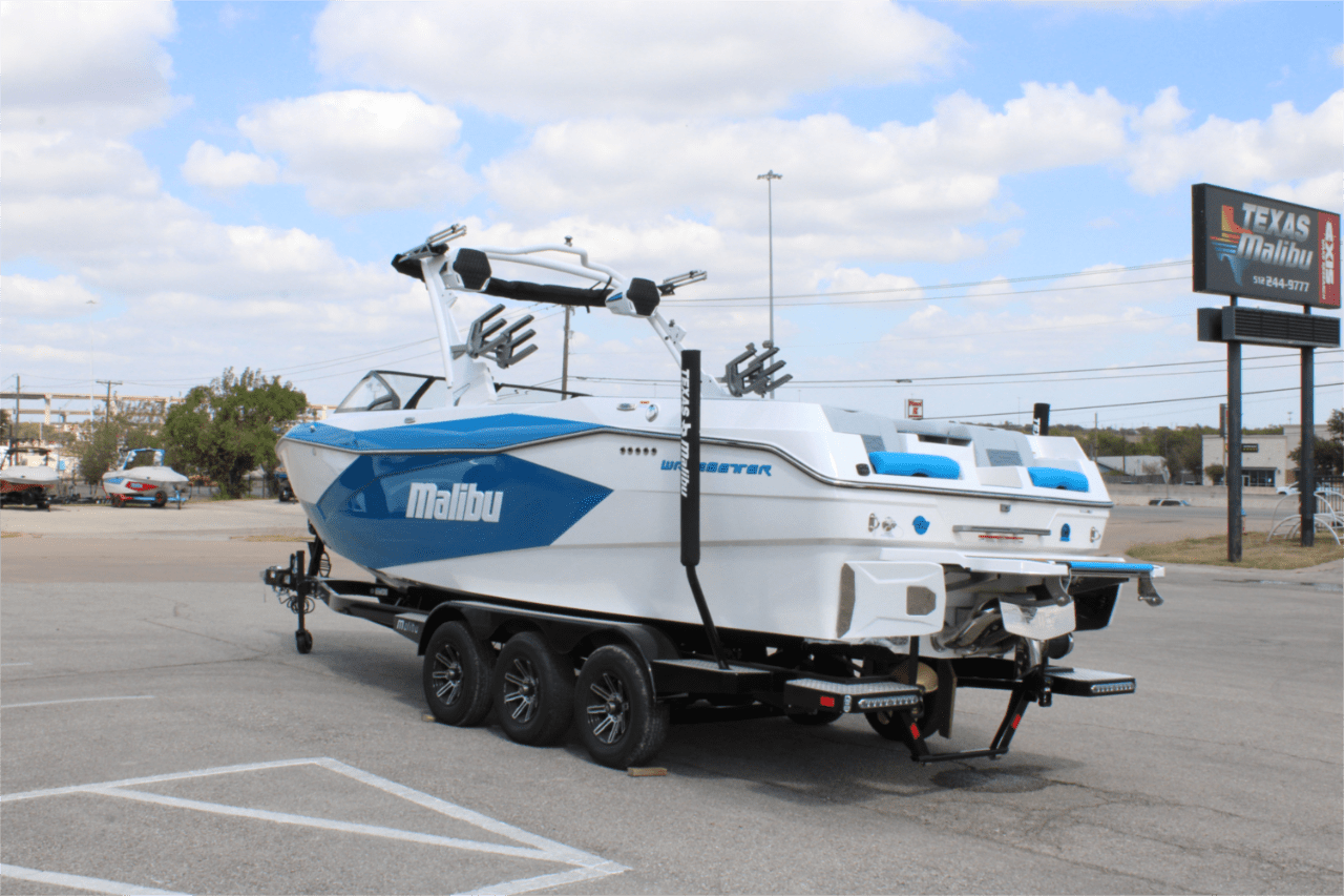 2025 Malibu 26 LSV