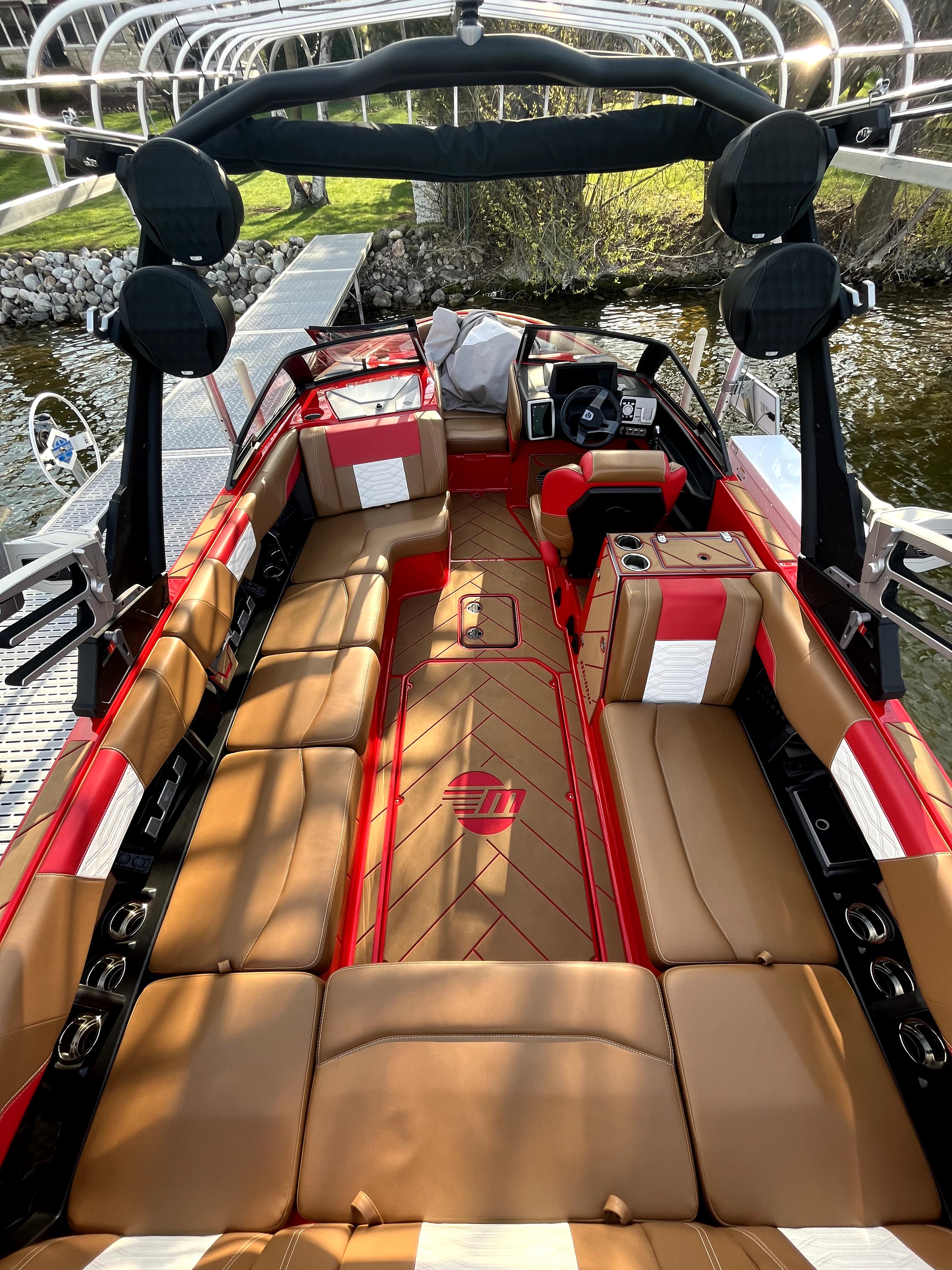 2022 Malibu 25 LSV – LT4