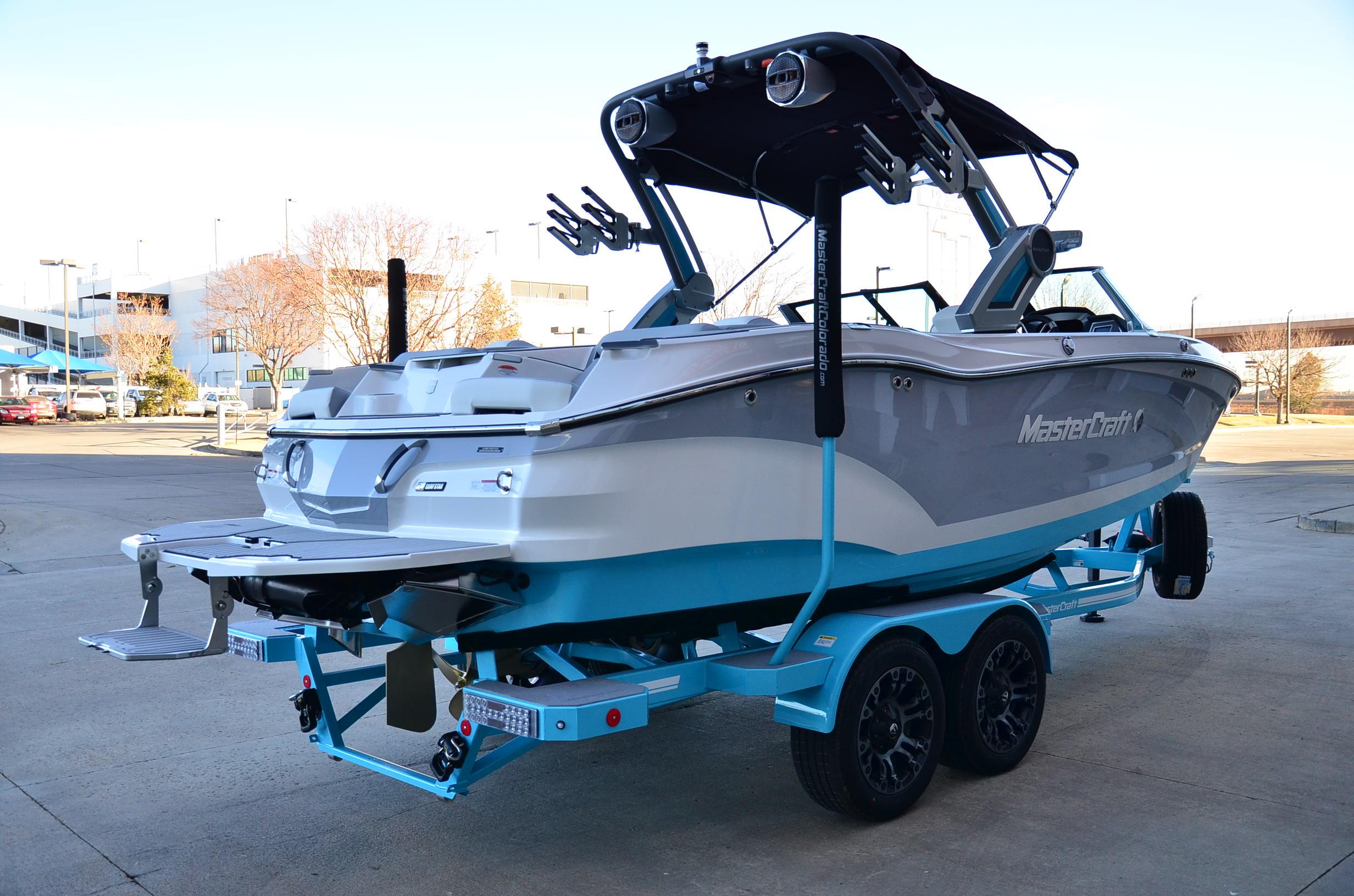 2024 MasterCraft X22 – BOAT SHOW SPECIAL! 2024 Model Year End Clearance!