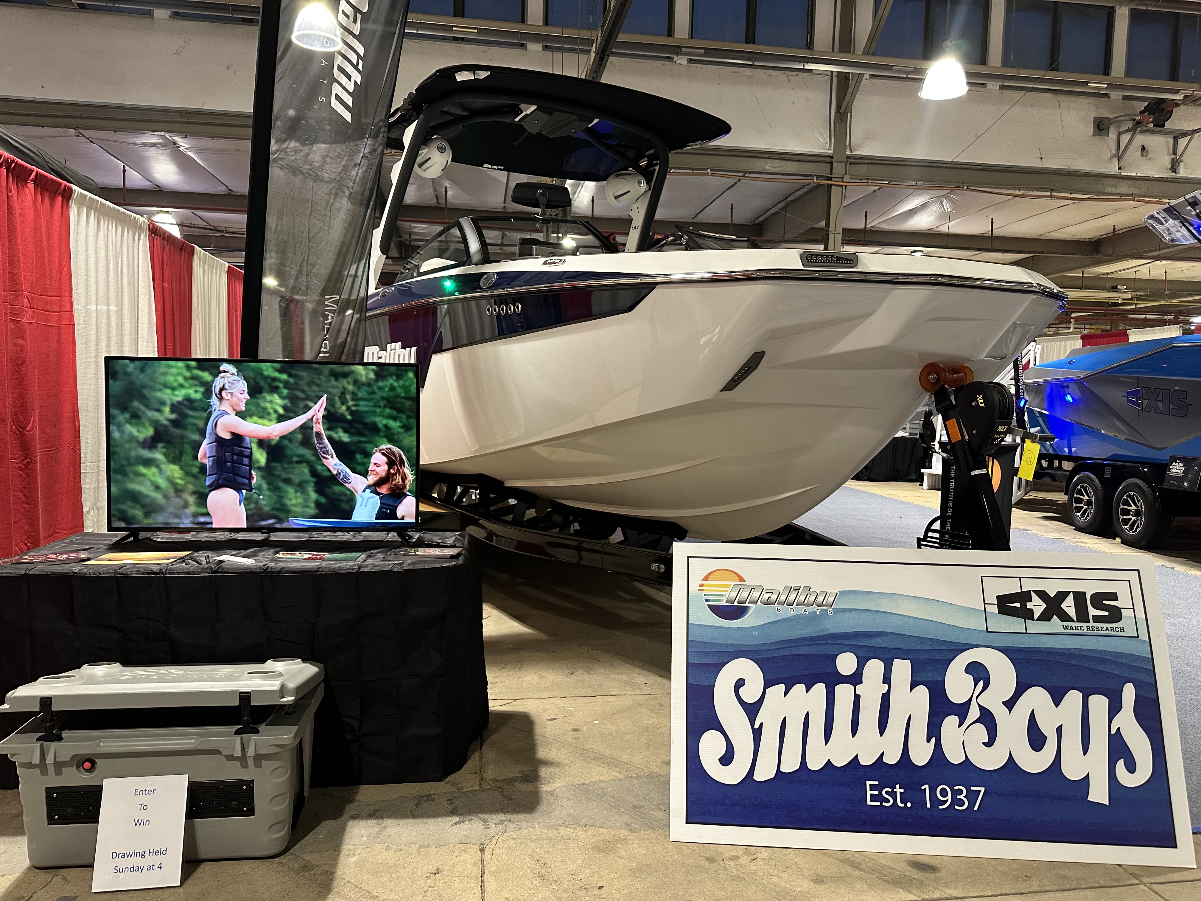 2023 Malibu Boats M220