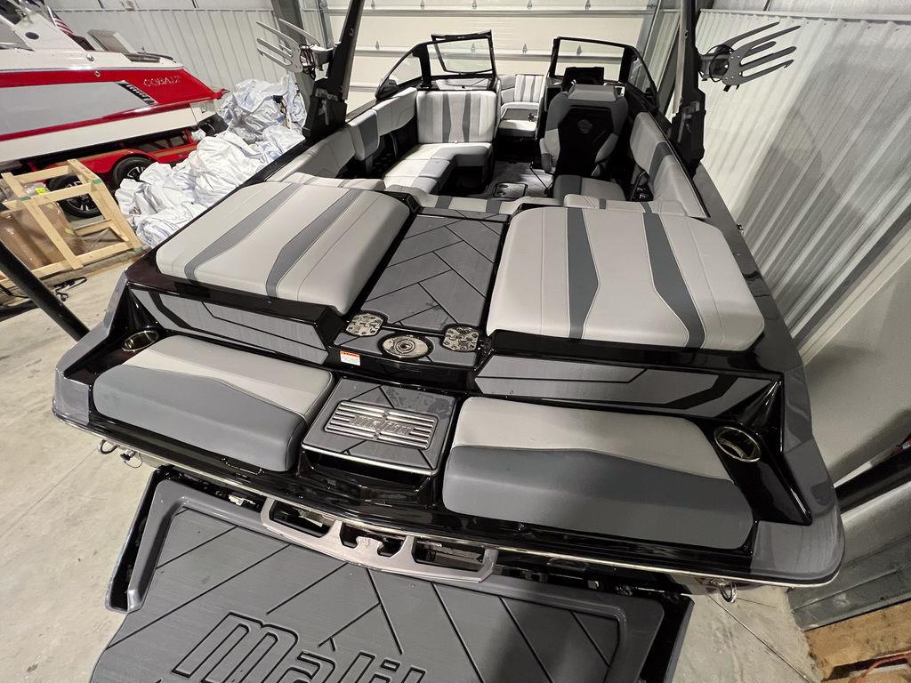 2024 Malibu Boats 22 LSV