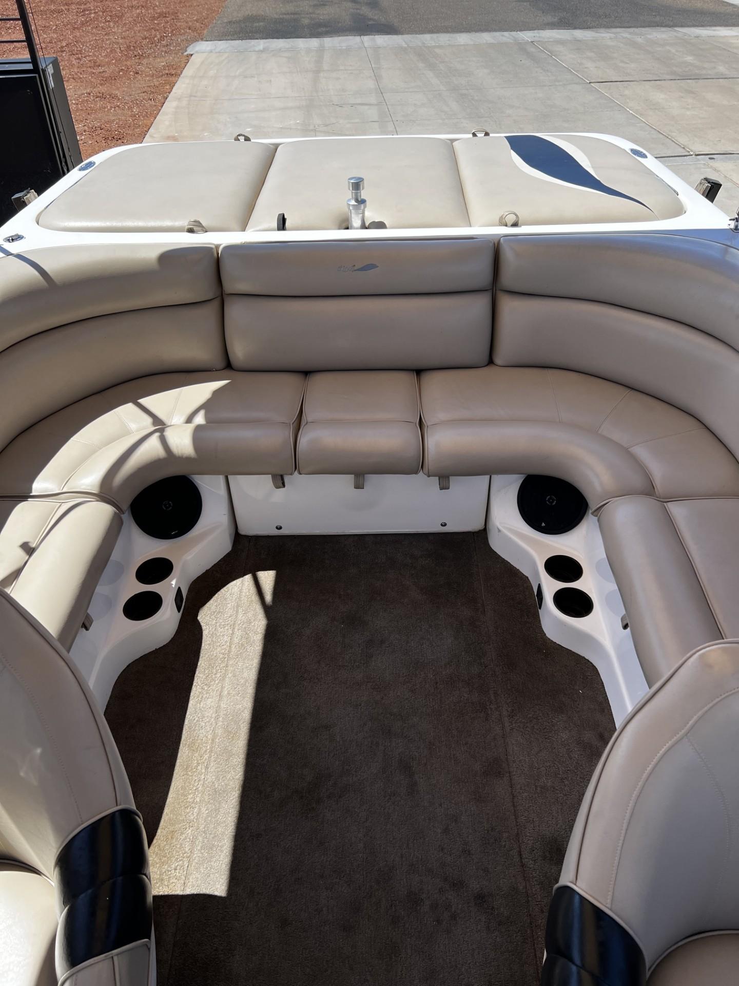 2000 TIGE 2300V SKI BOAT