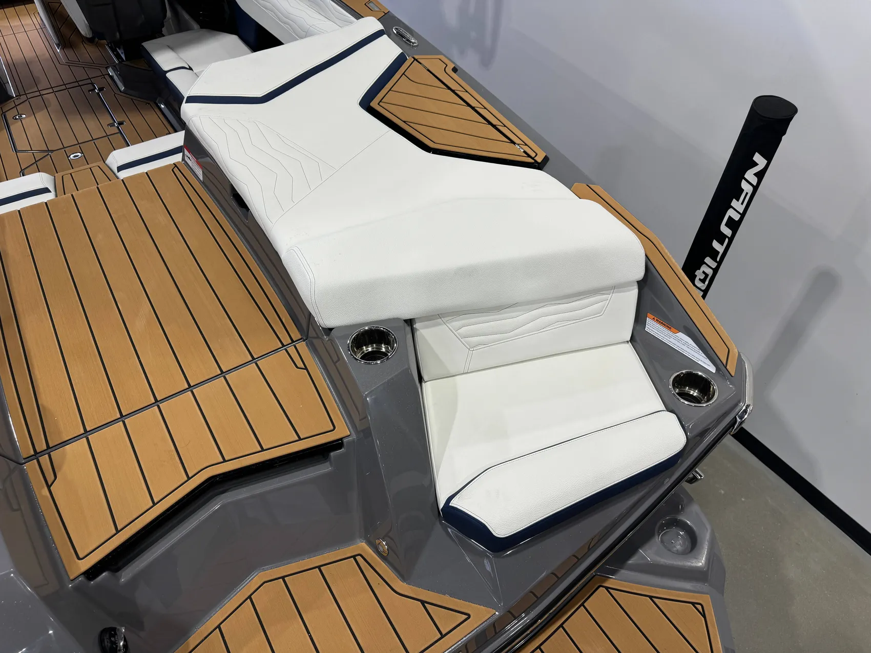 2025 Nautique G23q