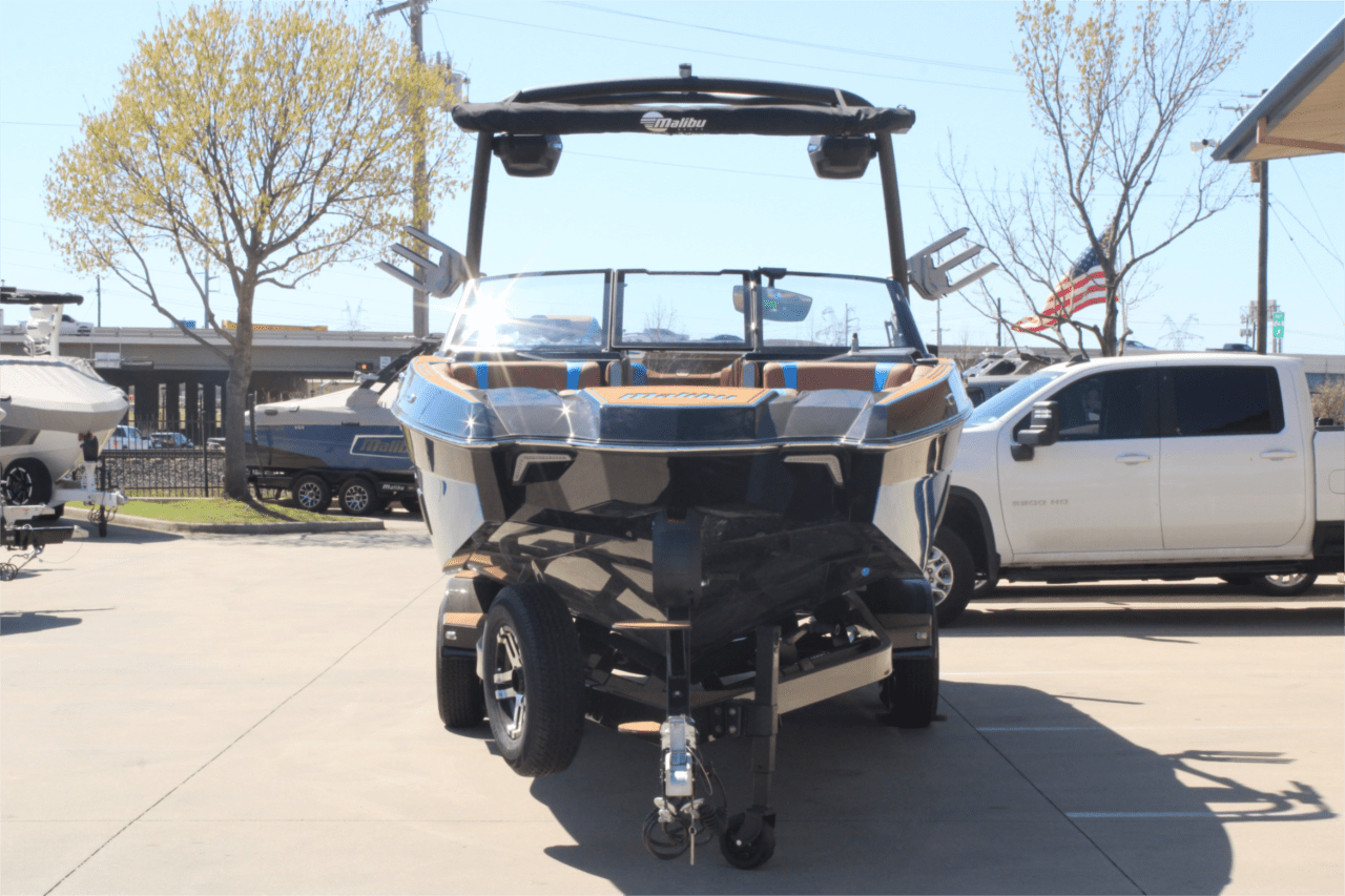 2025 Malibu 24 MXZ