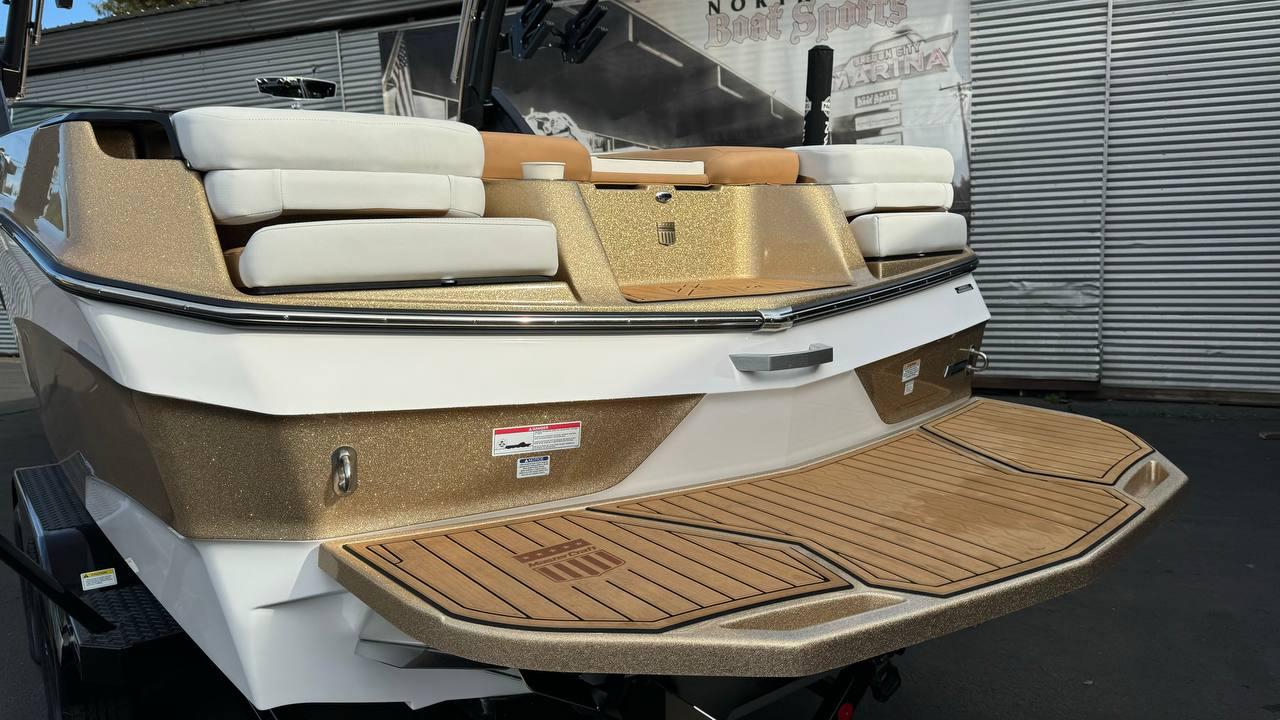 2023 MasterCraft XT24 *SO CLEAN* $1,224.08/mo OAC 5.99%