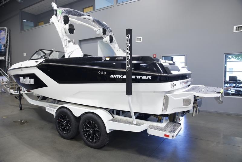 2025 Malibu 22 MXZ