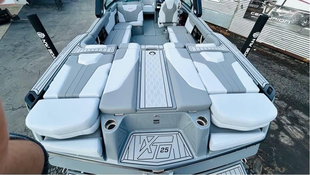 2024 MasterCraft XT25