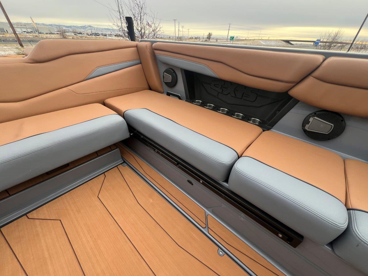 2025 Axis T250